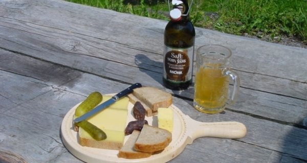 Essen auf den Alpen Schrina und Tschingla