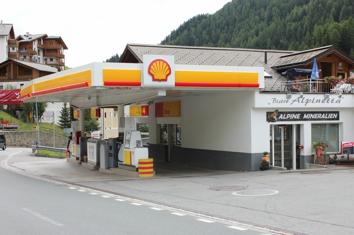 Shell Petrol station and Bistro Alpinetta (oua_23618916_image)