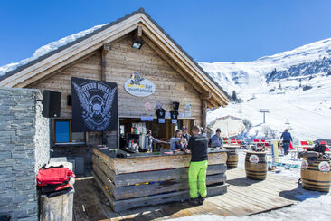 Muntaniala Bar (oua_23982010_image)