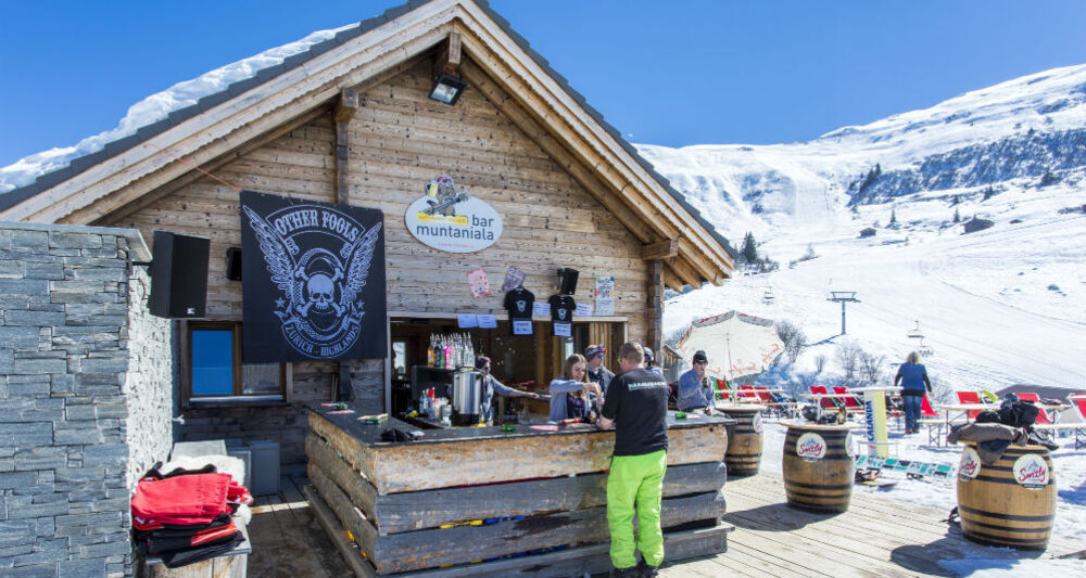 Muntaniala Bar (oua_23982010_image)