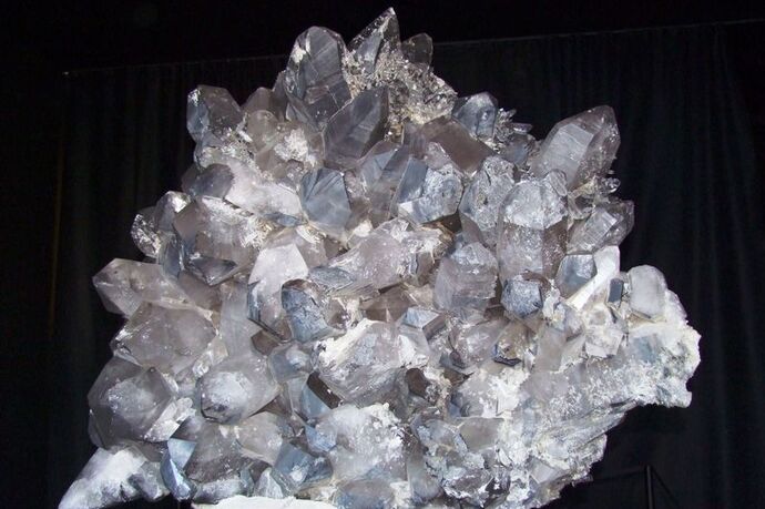 Bergkristallgruppe «Sonne des Péz Regina», Lumbrein (oua_23982537_image)