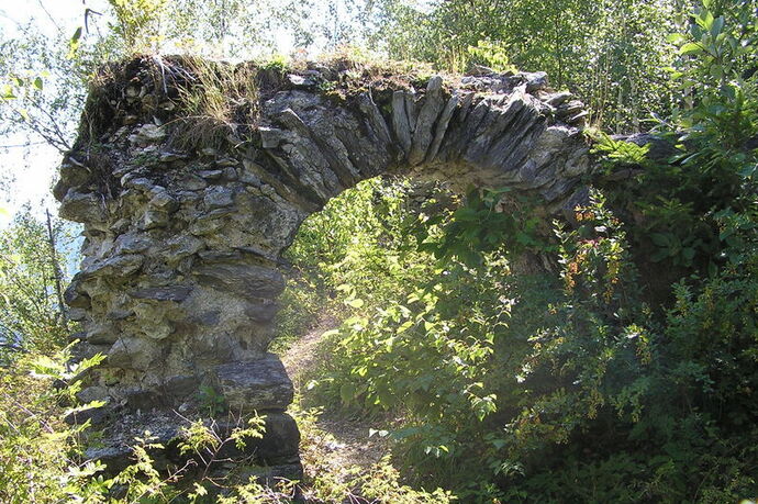 Burgruine Schwarzenstein, Obersaxen