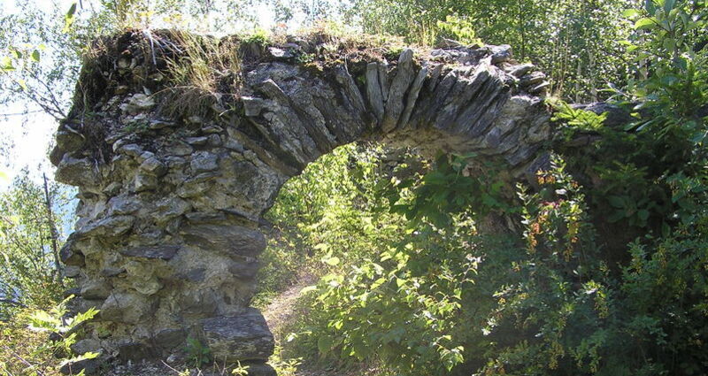 Burgruine Schwarzenstein, Obersaxen