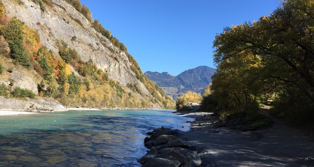 Unterhalb des Camp Au am Rhein-Ufer