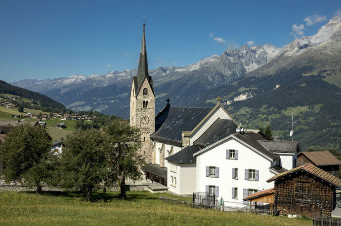 Pfarrkirche St. Peter und Paul Meierhof, Obersaxen