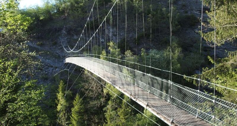 Hängebrücke Val da Tersnaus