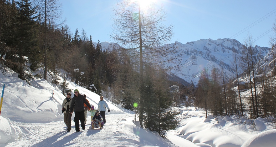 Talwanderweg im Winter (oua_25851615_image)