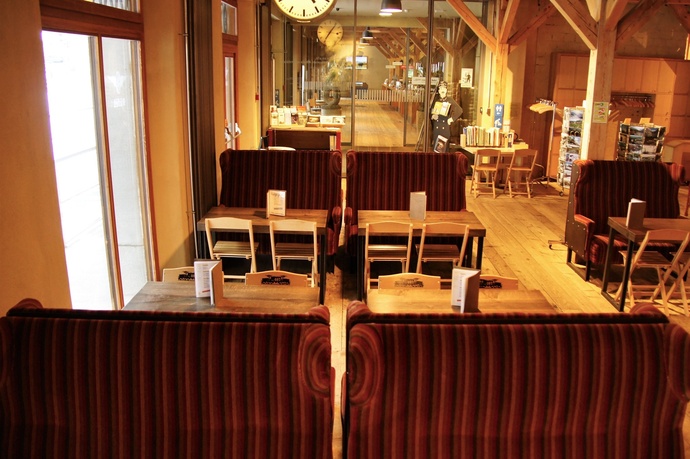 Büfèt in the Railway Museum (oua_26818213_image)