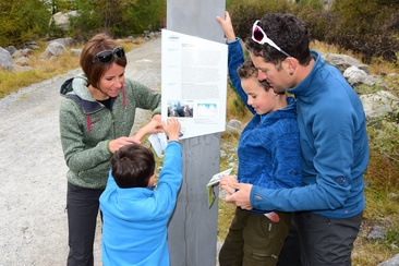 Den Gletscherweg Morteratsch mit dem Kinder-Büchlein "Sabis grosser Traum" entdecken