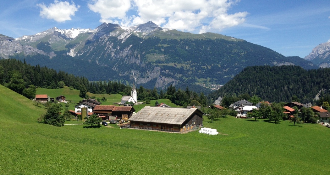 Versam am Rande der Rheinschlucht