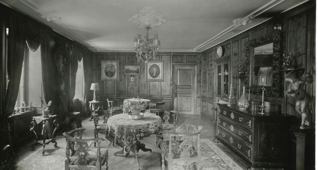 Holzstube des Hotels Pianta, in der sich schon die Familie Segantini aufgehalten hat.