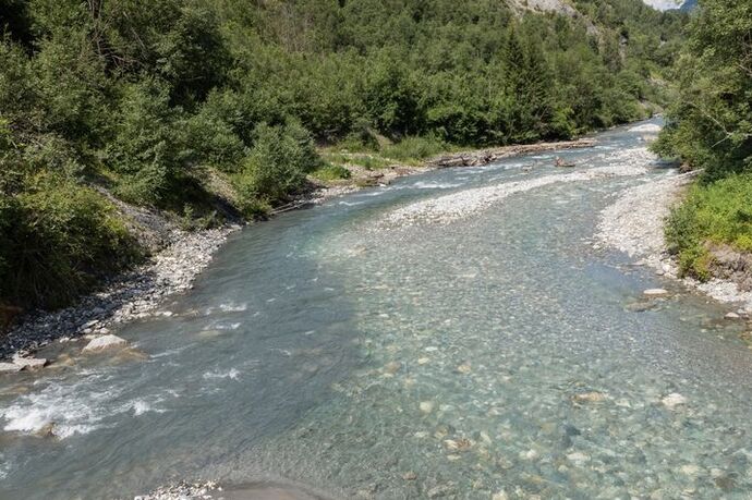 Zusammenfluss der Flüsse Glenner und Valserrhein