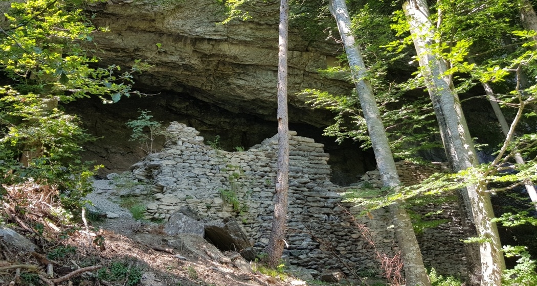 Ruine Burg Grottenstein bei Haldenstein