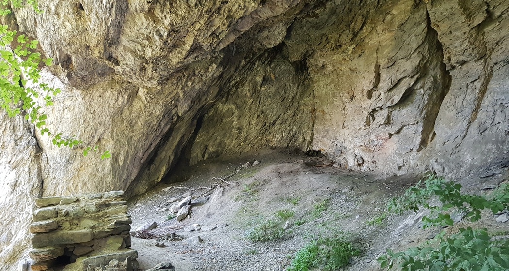 Ruine Burg Grottenstein bei Haldenstein