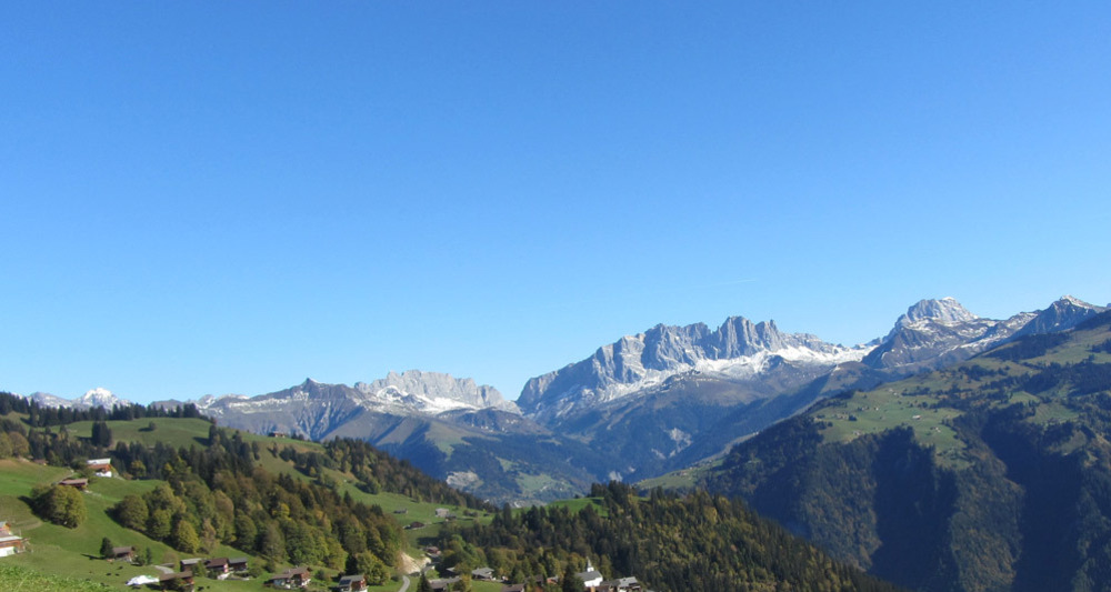 Furner Rundtour Blick über Furna in den Rätikon