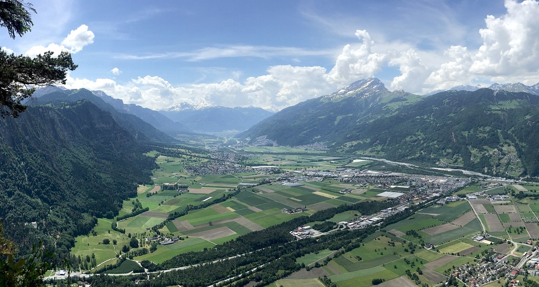 Blick vom Fadärastein Richtung Chur.