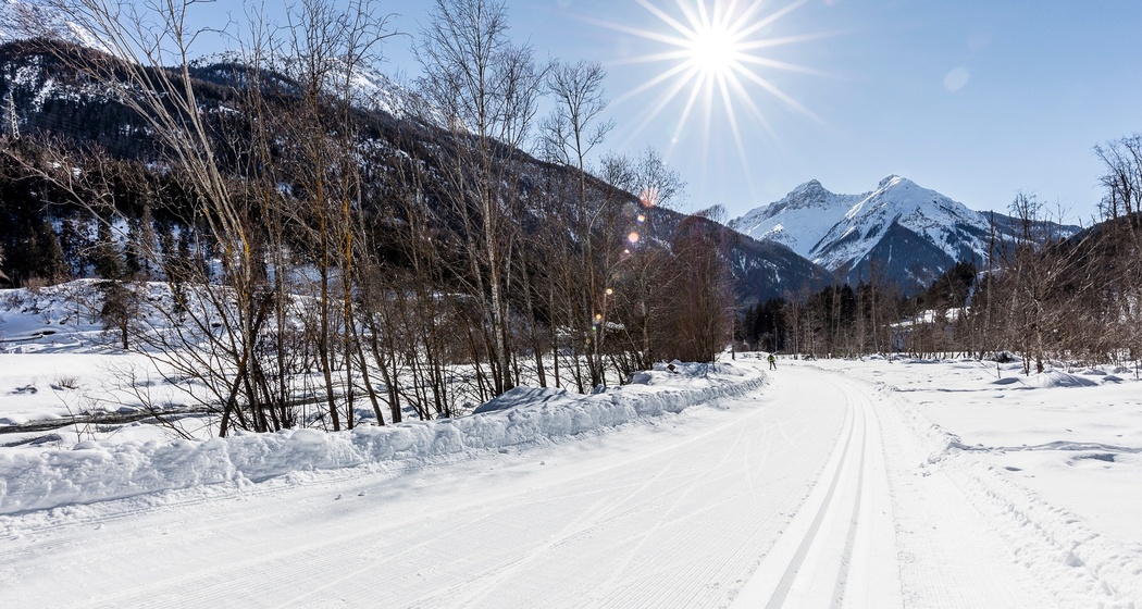 Langlaufen auf der Loipe Scuol-Martina.