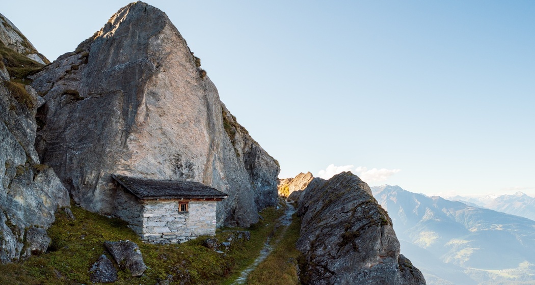 Alp Mora (oua_33412692_image)