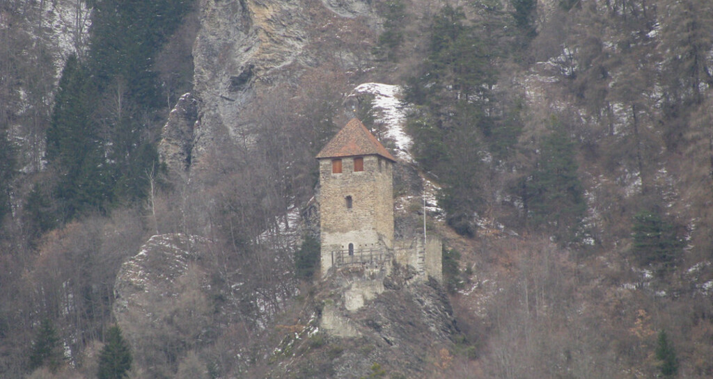 Burg Oberjuvalt Winter