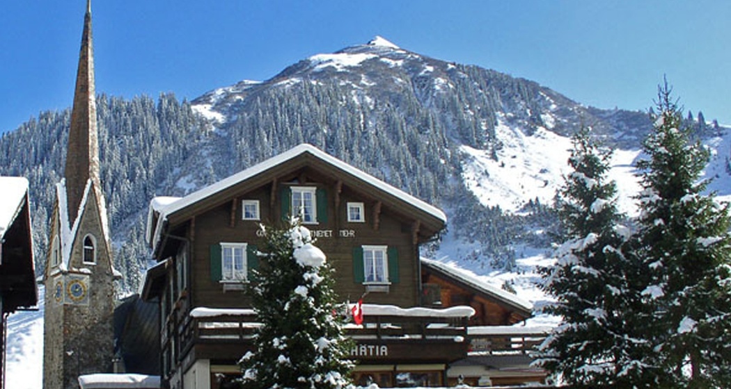 Hotel Rhätia im Winter