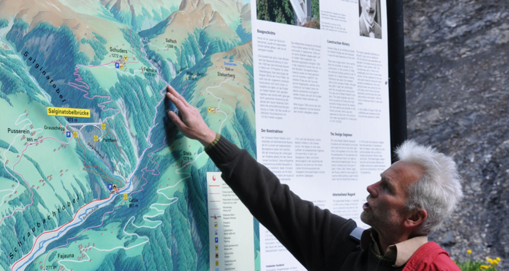 Infotafel zur Salginatobelbrücke bei der Chalchofenhütte