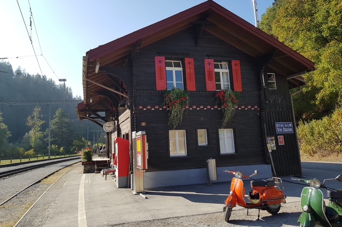 Bahnhof Trin Staziun