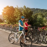 Gemütliche Radtour durch den Dorfkern von Bad Ragaz.
