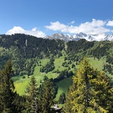 Blick auf die gigantische Berglandschaft