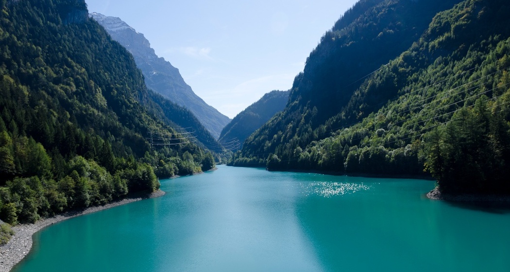 Mapragg Stausee mit Blick Richtung Calanda