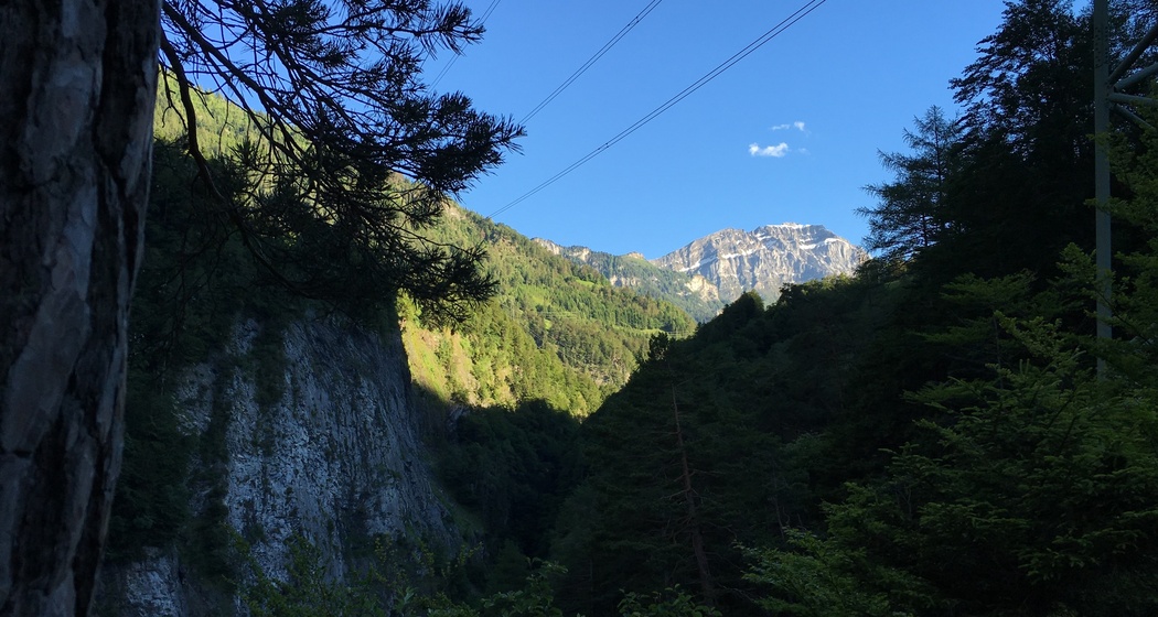 Calandaschau über der Taminaschlucht