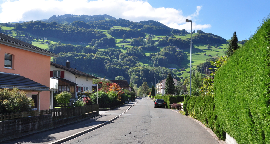 Durch Flums mit Blick auf den Flumserberg