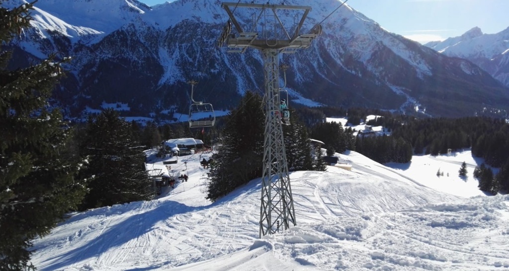 unter der Sesselbahn Tgantieni