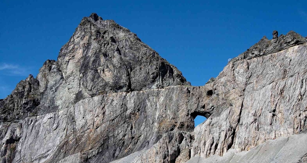 Blick auf Martinsloch und Tschingelhörner