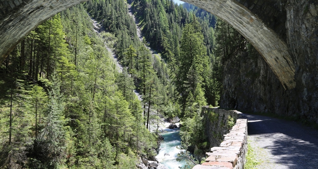 Gesteinslehrpfad Davos Zügenschlucht (oua_38038831_image)