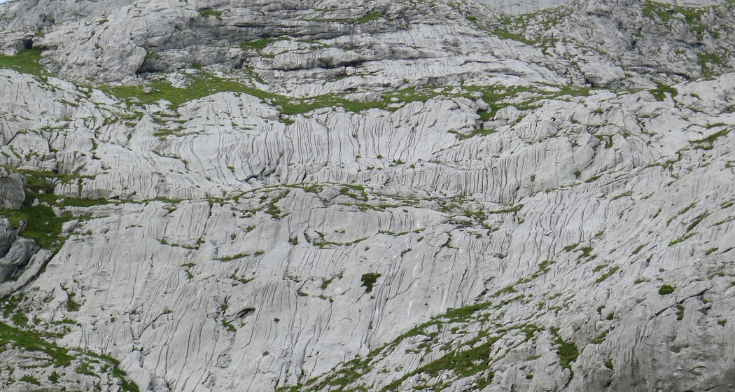 Wunderbare Plattenkletterei in wasserzerfressenem Fels - Sektor "Silberplatte"