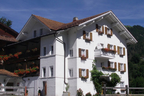 E-Bike Lademöglichkeit Pragg-Jenaz Sommerfeld (oua_40148097_image)