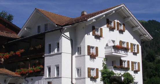 E-Bike Lademöglichkeit Pragg-Jenaz Sommerfeld (oua_40148097_image)