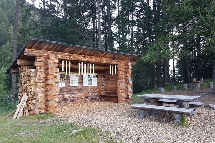 Grillstelle Crestota (oua_40408638_image)