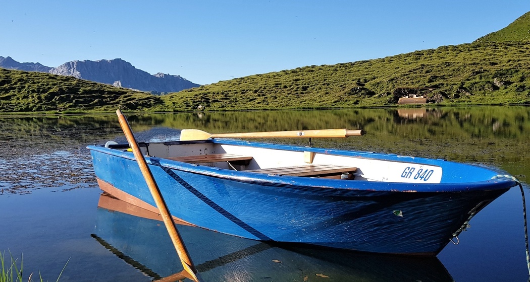 Carschinasee mit Ruderboot