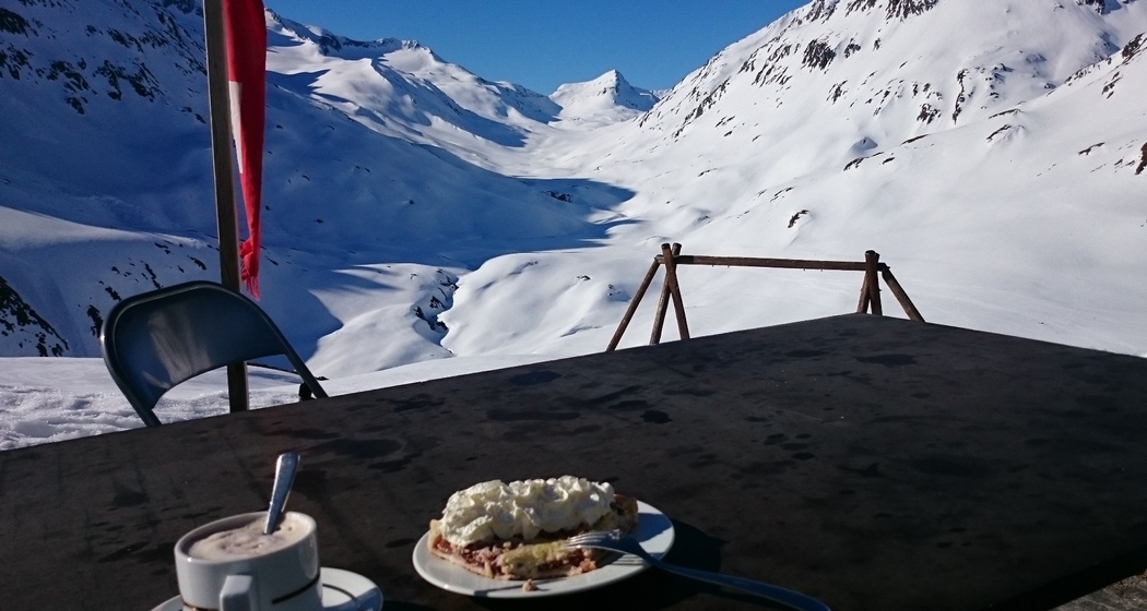 Kaffee und Kuchen mit Aussicht