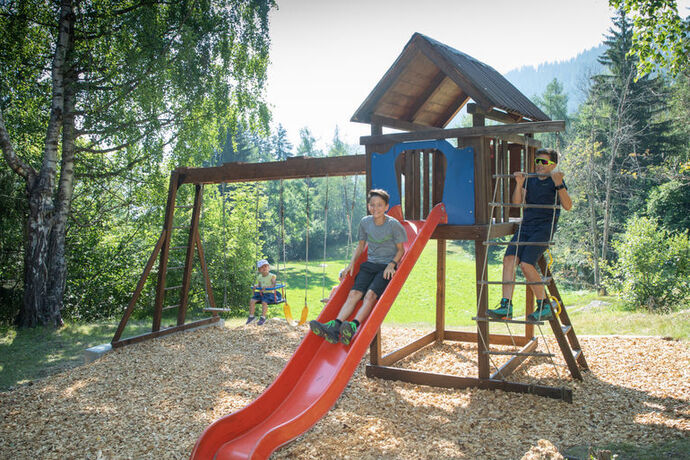 Spielplatz Chischlun, Flond