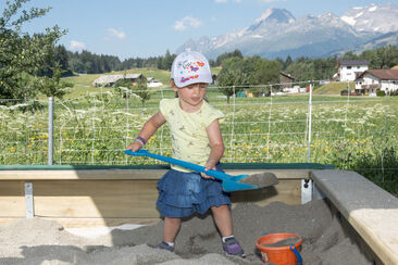 Spielplatz Schulhaus, Flond
