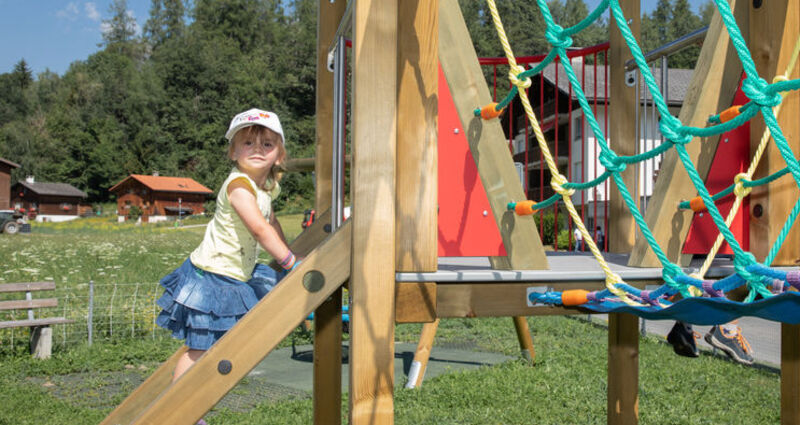 Spielplatz Schulhaus, Flond