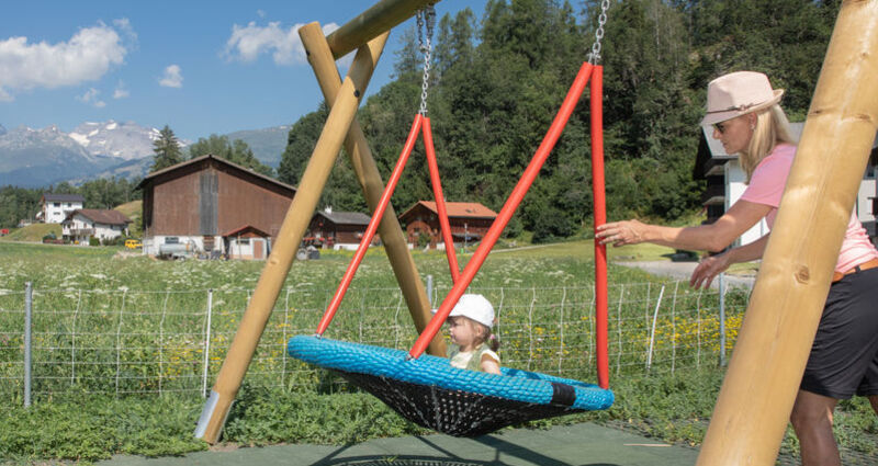 Spielplatz Schulhaus, Flond
