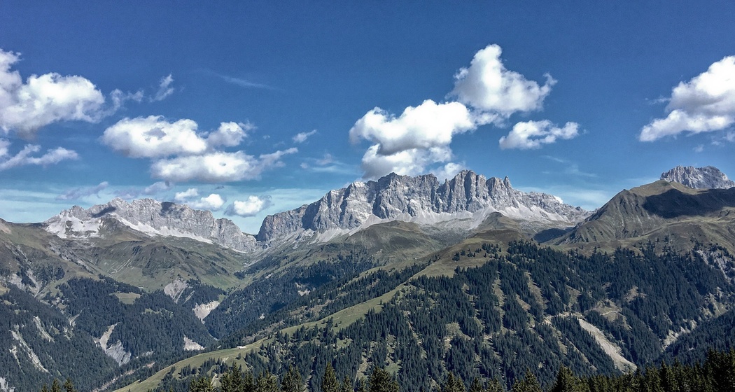 Kirchlispitzen, Schweizertor und Drusenfluh (von links)