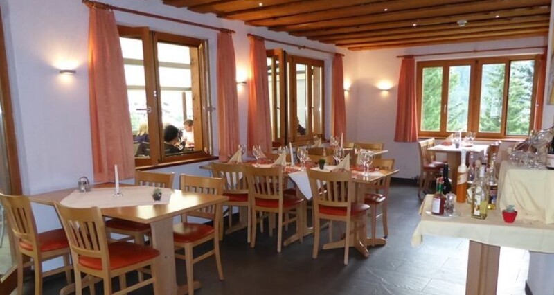 Ladina (oua_43789790_image)