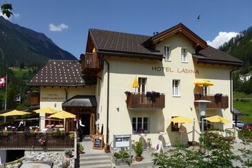 Ladina (oua_43789795_image)