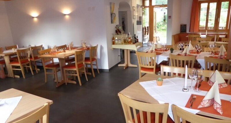 Ladina (oua_43789797_image)