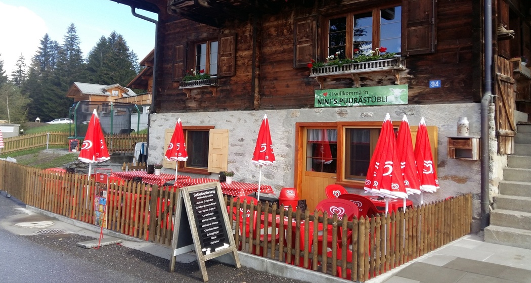 Nini's Puurästübli Gartensitzplatz