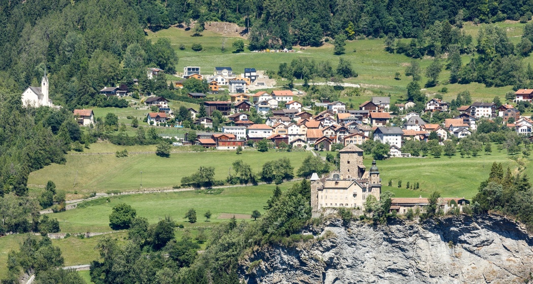 Schloss Ortenstein mit Tomils